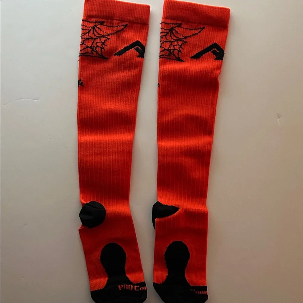 | Pro Compression | Knee-High Compression Socks - Picture 2 of 7